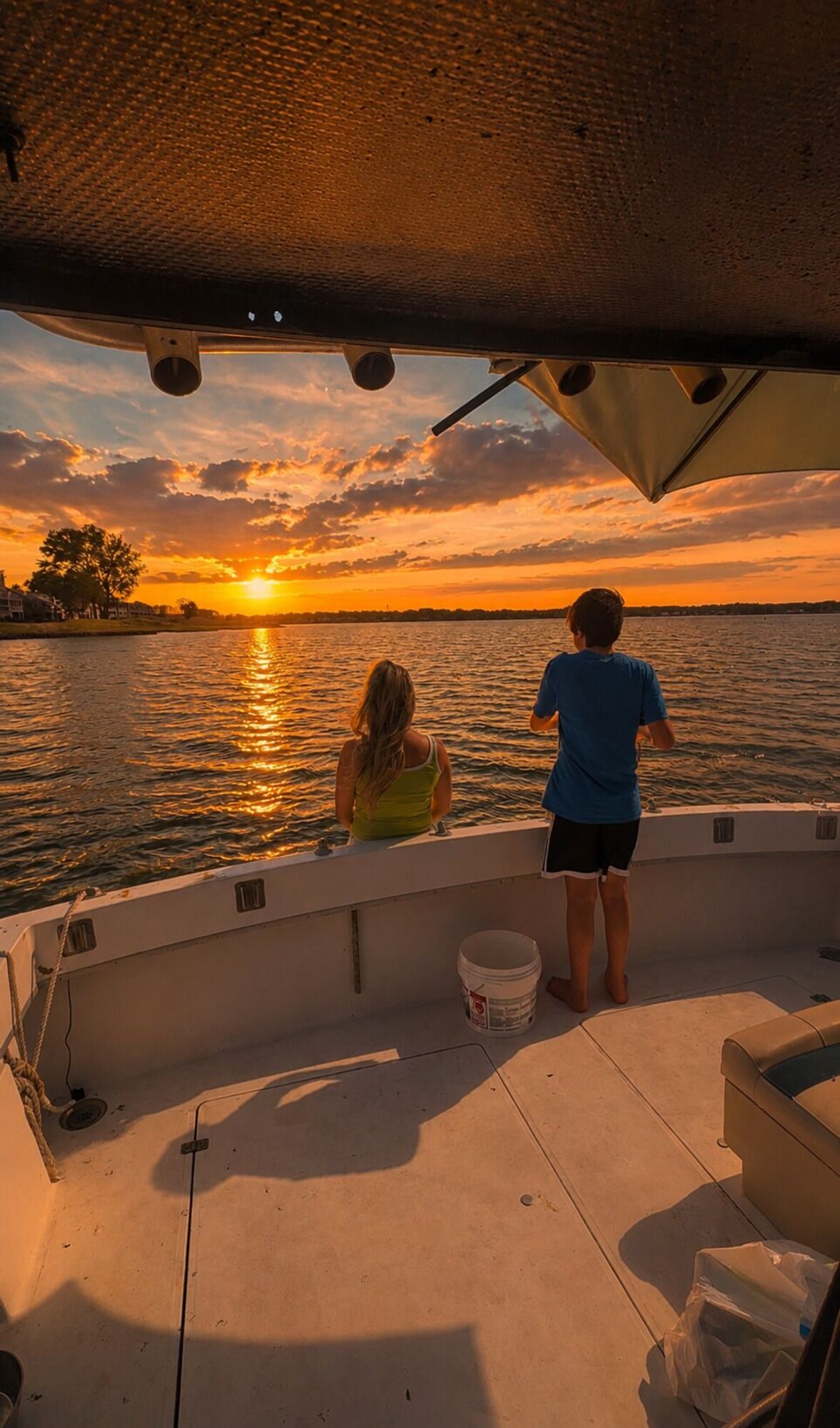 Cozy Yacht Experience on Shark River